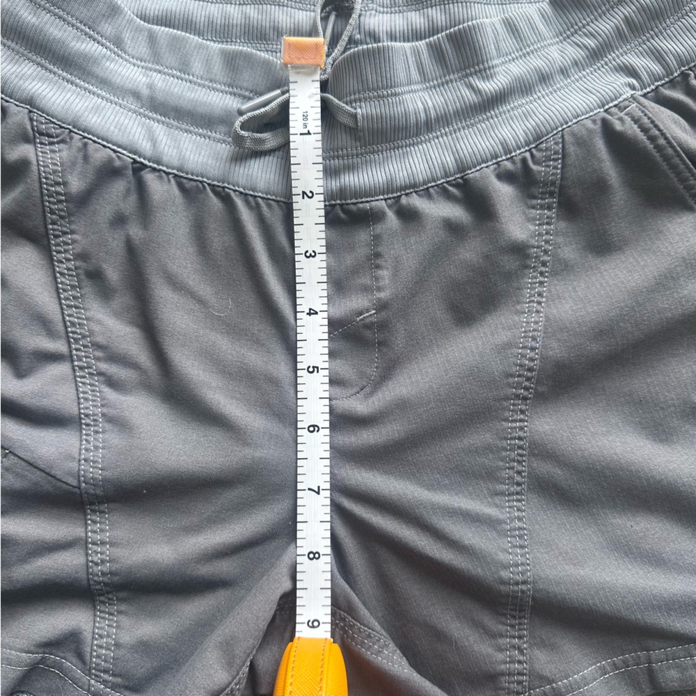 The North Face Women’s Medium Athletic Shorts Gray Active Hiking Gorpcore - Picture 8 of 13